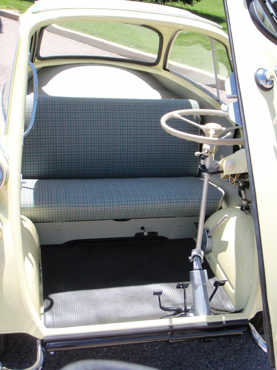  BMW Isetta 300 White 1957 года  (фото 6 из 8)
